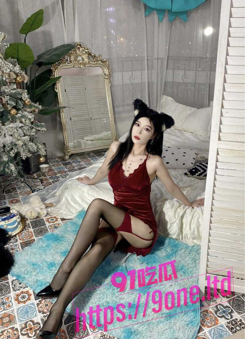 儿时白月光突破心理防线 叫兄弟3P爆操她 从清纯女神变成淫荡反差