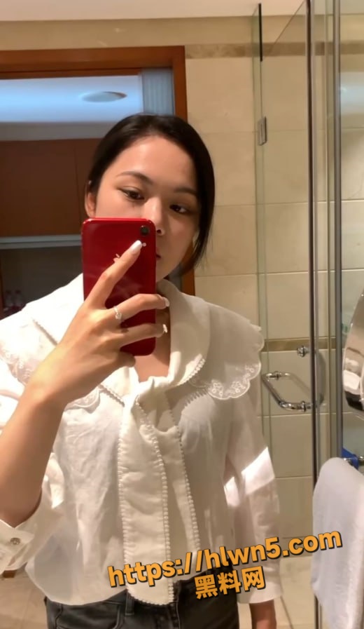 极品气质美女从大学开始被金主包养 口交毒龙通通会 捆绑调教爆操一样不少 束缚四肢当狗爬！