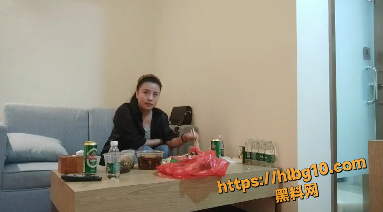 风韵良家约炮佳作 出来约炮还假装清纯 从拒绝陌生肉棒到享受极致高潮 就在一瞬间