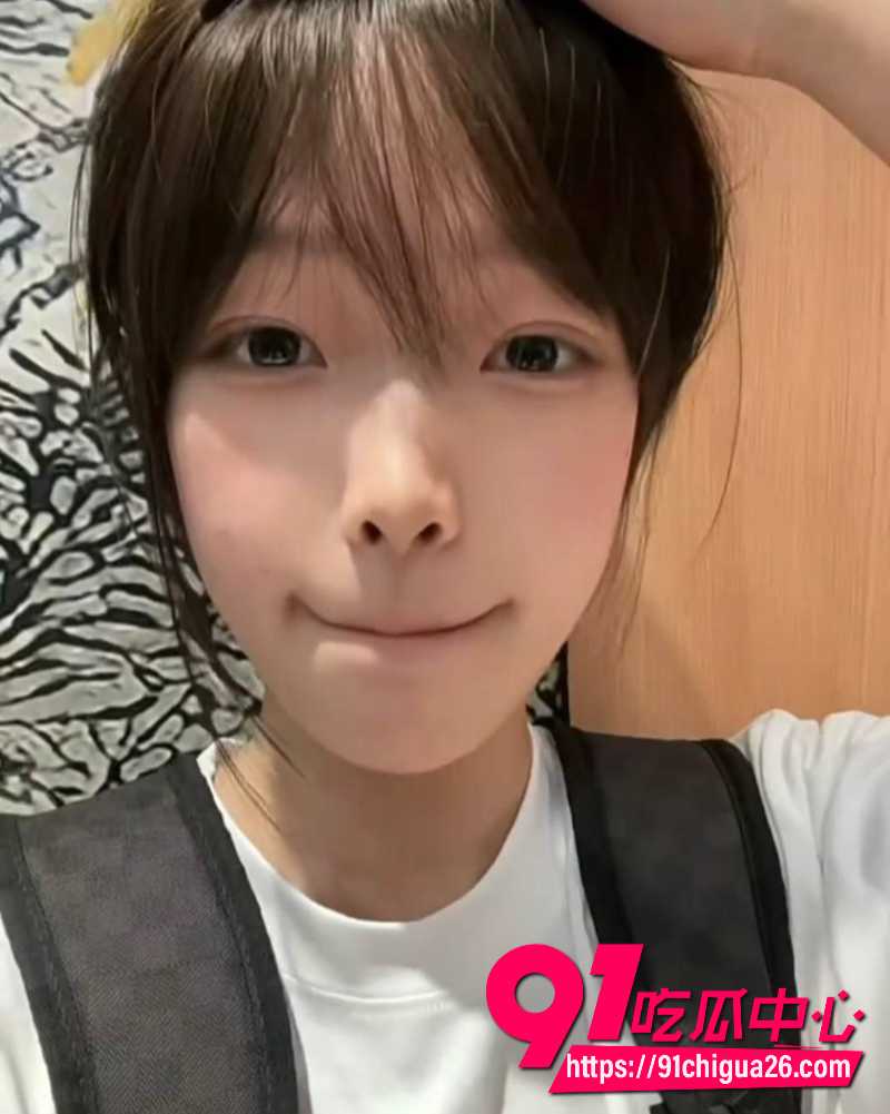 柳州孙莹莹学生妹 07高中生被包养后入嫩穴 酒店无套内射叫爸爸 背书包清纯脸下骚逼经验丰富