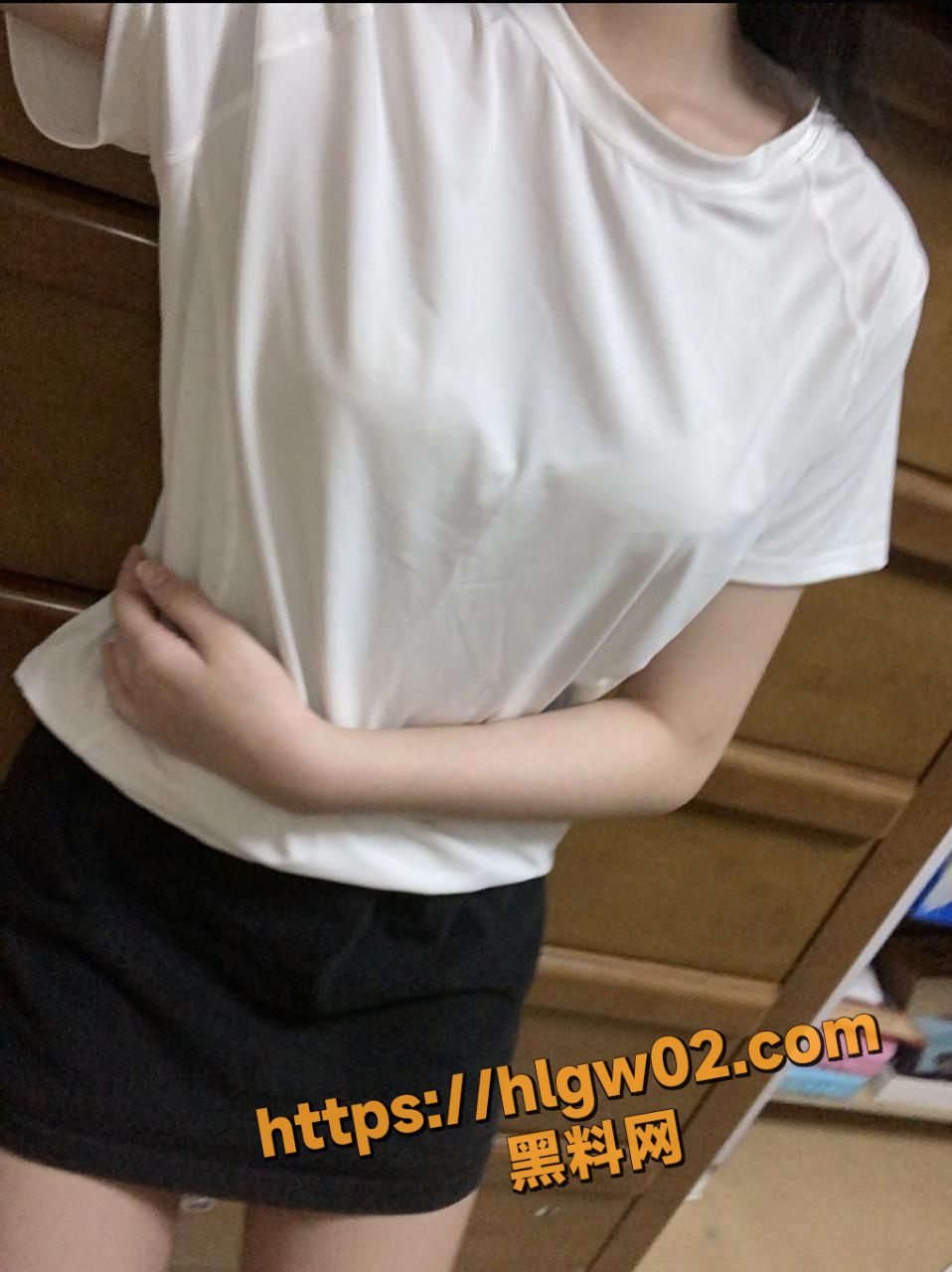 舞蹈学院 清纯女学生居家自拍自慰 一字马展现骚穴拉丝 反差婊本色尽显
