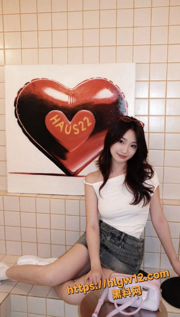 清纯女学生高冷翻车！酒店视频曝亲密行为，女神调教反差炸裂，这瓜甜到齁辣到顶