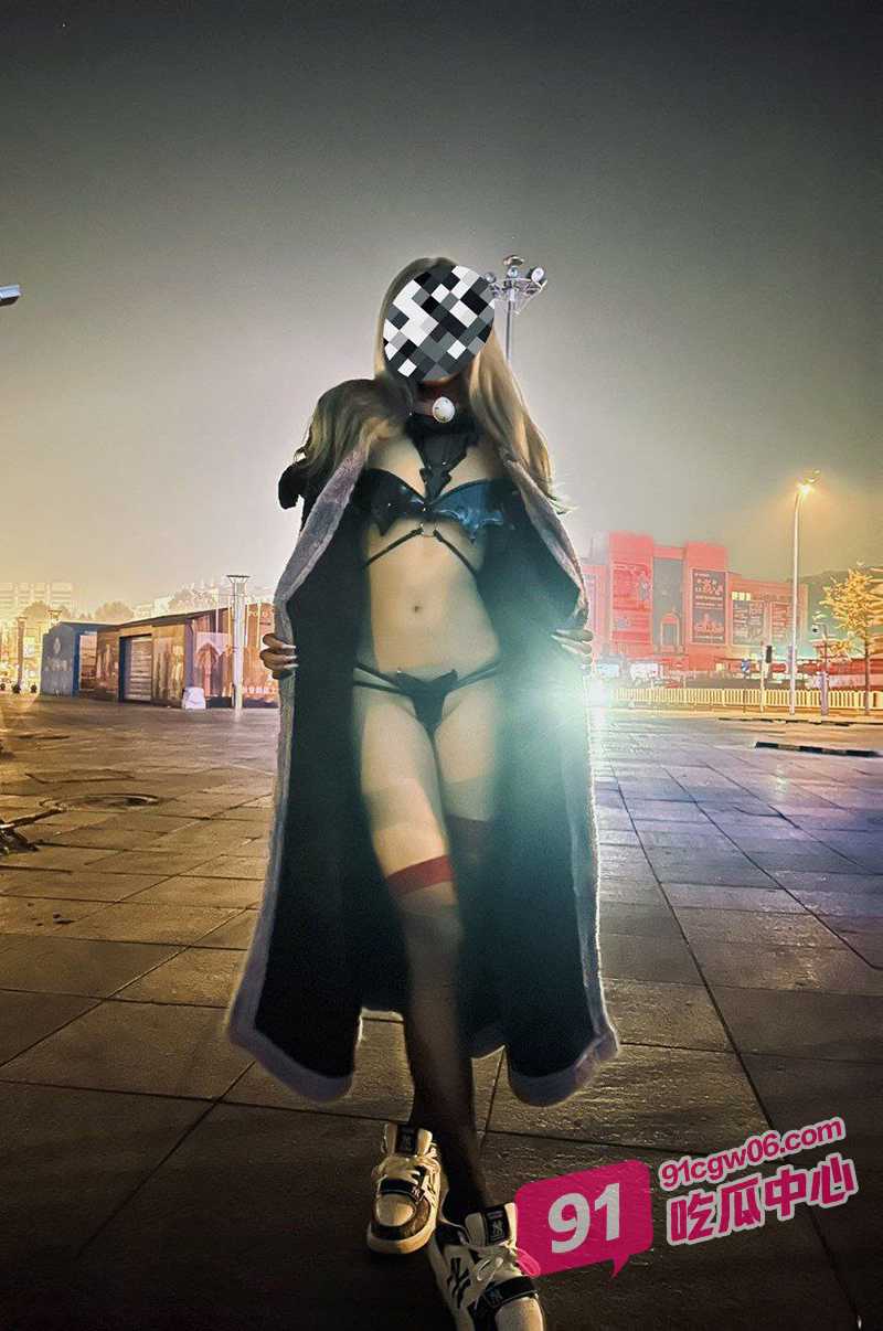 成都反差女神果果有点乖 下海大尺度收费直播合集 精致脸蛋极品身材妥妥小母狗一枚！ 配图3