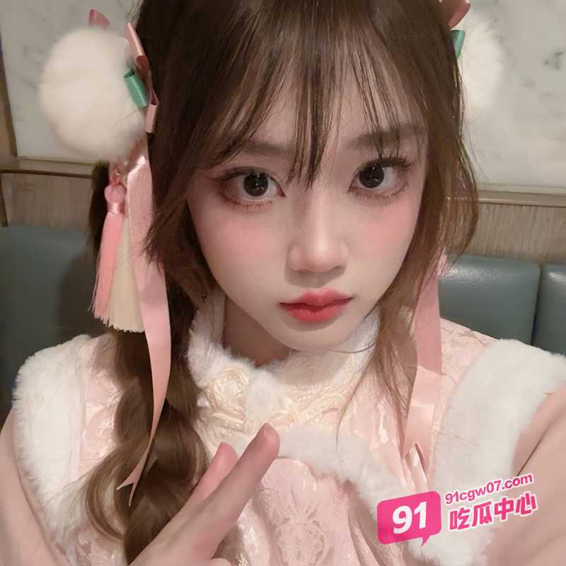 河南抖音福利姬 刘可馨 献给金主的自慰视频流出 纯欲少女被按摩棒挑逗至潮吹连连 配图2