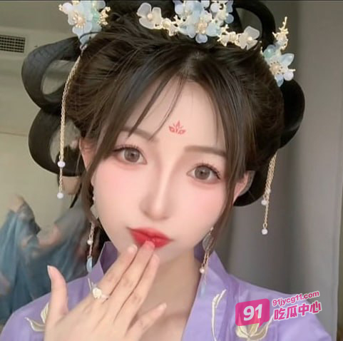 B站美女博主猫小娴 初下海制服诱惑 激情自爱让人欢喜！ 配图2