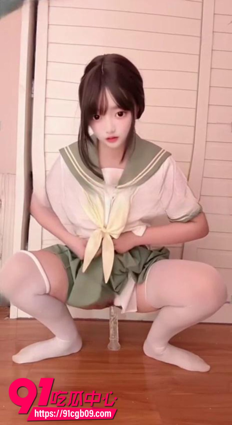 推特圆脸嫩妹小迟反差自慰3