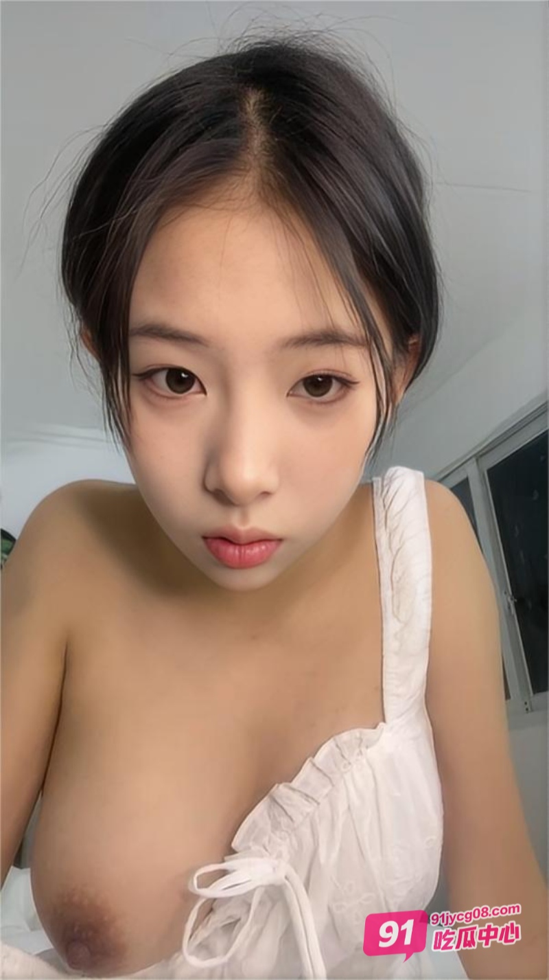反差大奶嫩妹直播大秀 上位骑乘夹的男伴爽翻天～ 配图3