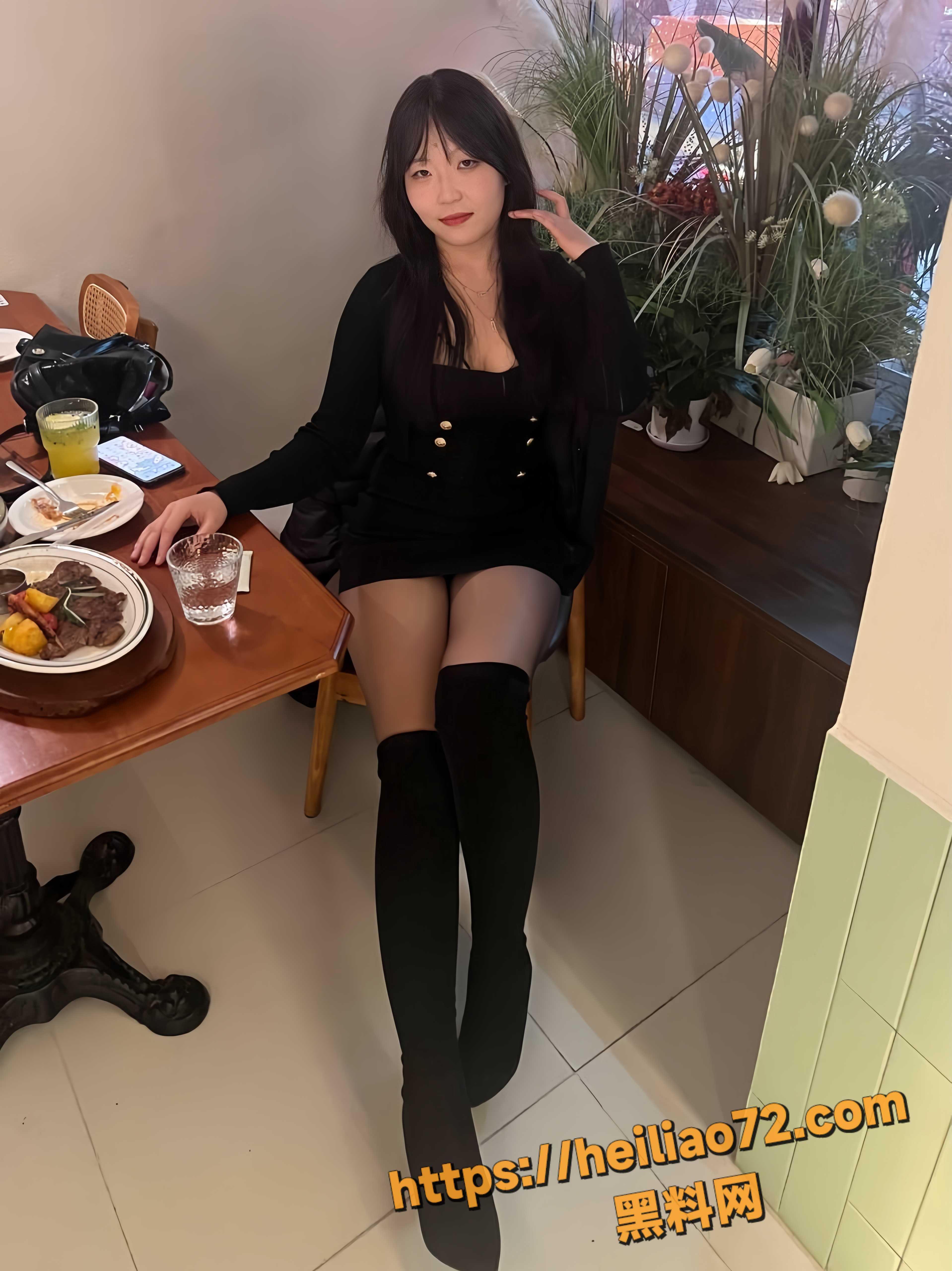 许昌八中女教师 刘聪 被调教成丝袜母狗 反差奴性暴露无遗