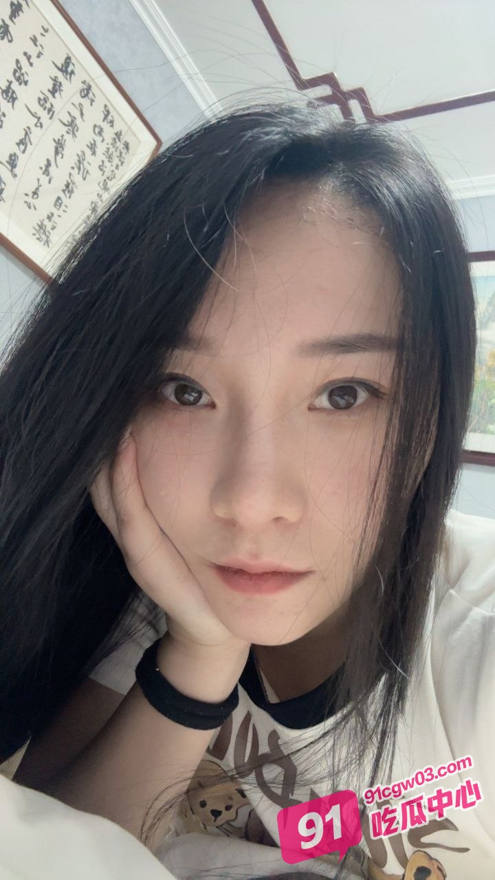 推特长屌男神Vissstaaaas约炮D奶人妻 人妻阴道太短大屌直接插到宫口 十分爽痛！ 配图2