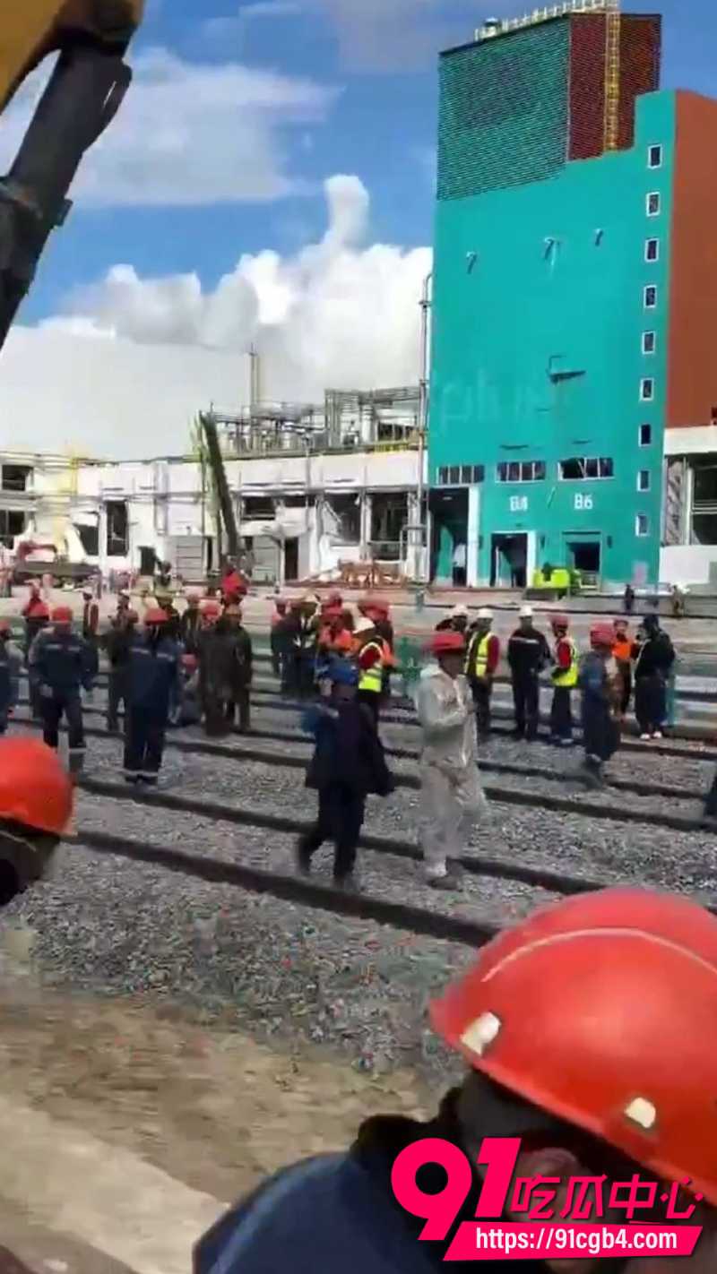 俄罗斯化工厂突发大火5 俄罗斯化工厂突发大火5