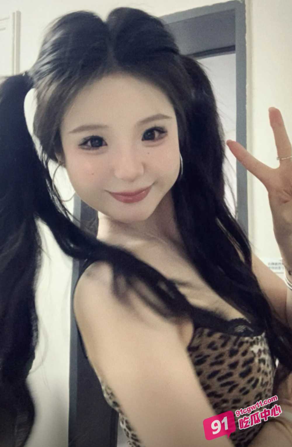 河北涿州大学生林梦～妹子长得一副乖巧的样子 实则私生活混乱 内心淫荡不堪 配图