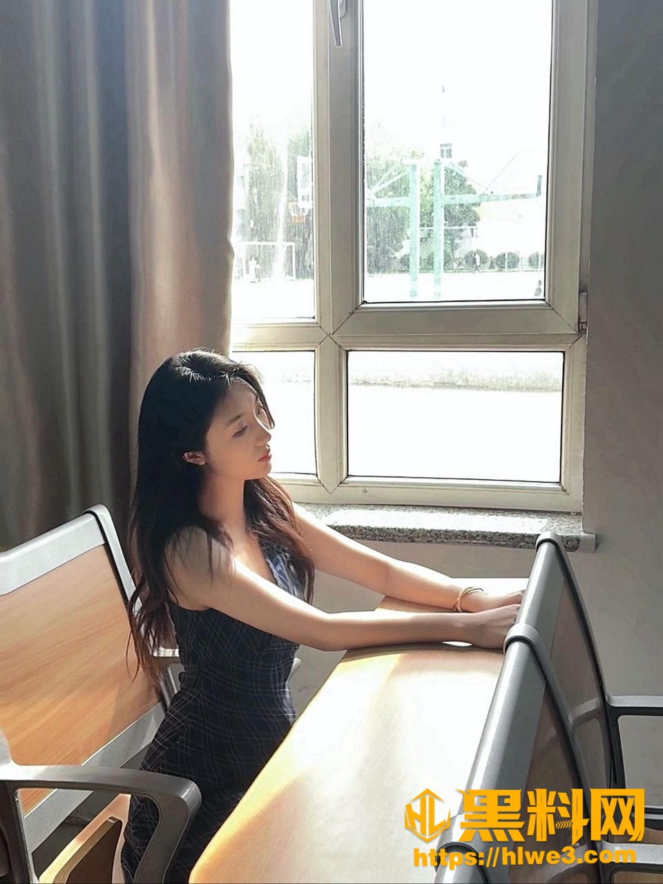 江苏徐州高颜值气质美女 张芸萱 被男友调教啪啪 戴眼罩手铐挖洞特写 真实情侣私密性爱自拍流出