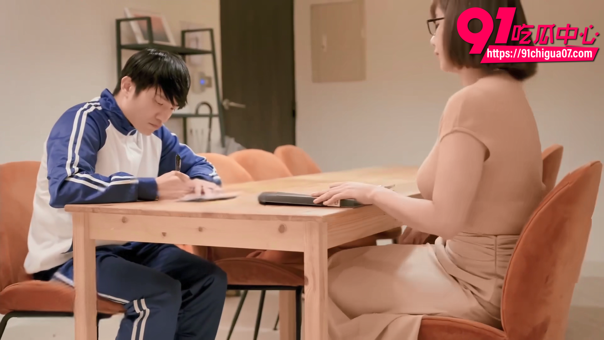 吴梦梦女家教激情做爱2 吴梦梦女家教激情做爱2