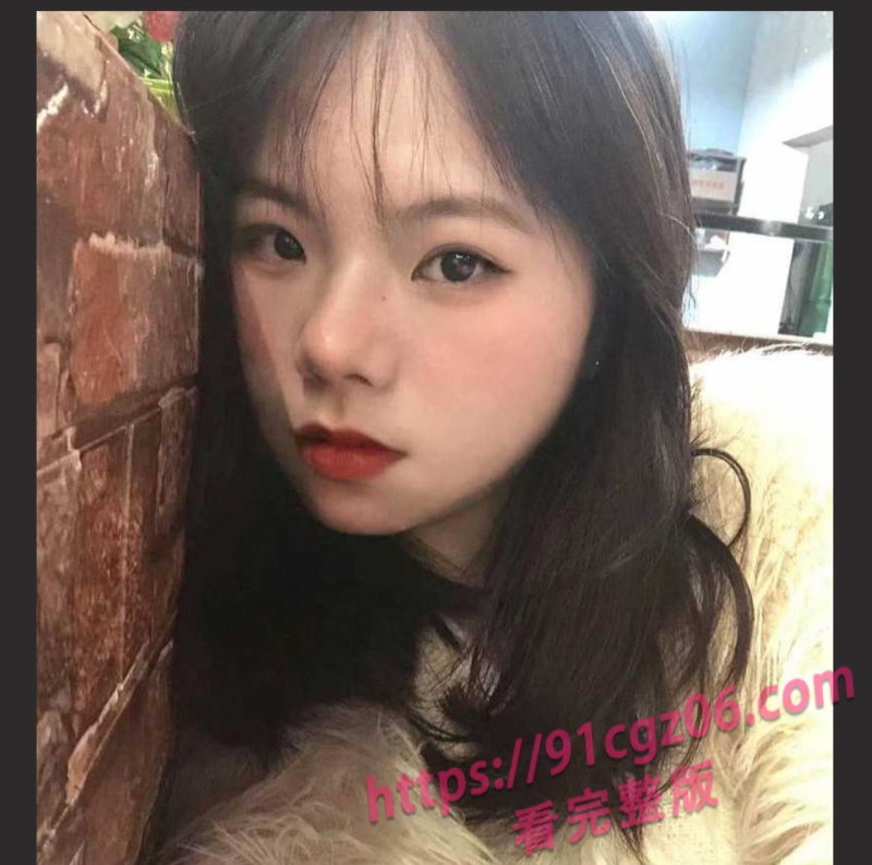 梅州叶塘清纯学生妹刘梓焰自拍揉奶勾引网友视频泄密 极品身材诱惑 让人忍不住想干