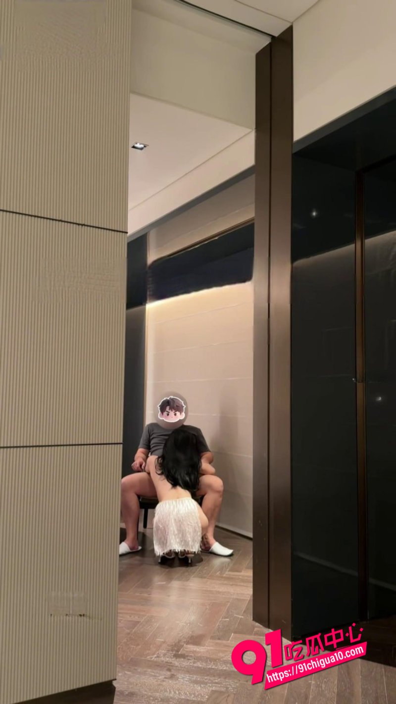 rosewu最新单男3P调教8.jpg