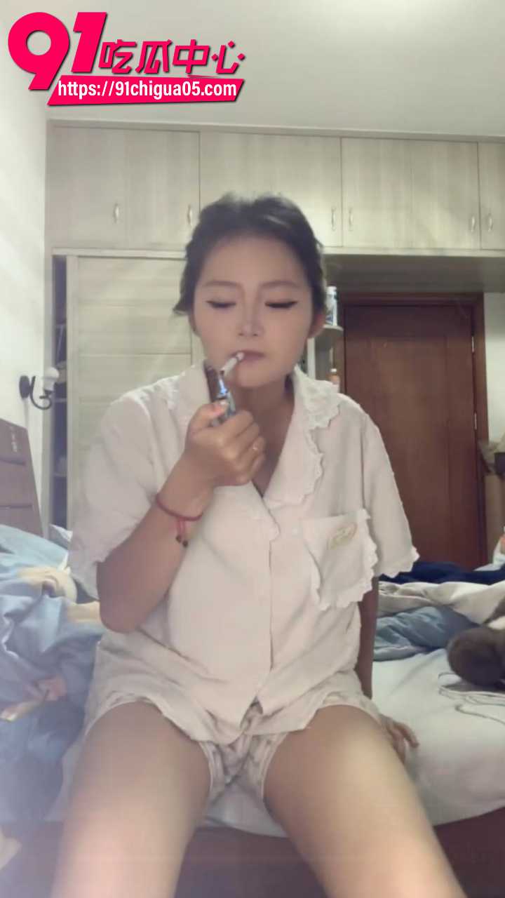 全网最火眼镜妹困困兔自慰1