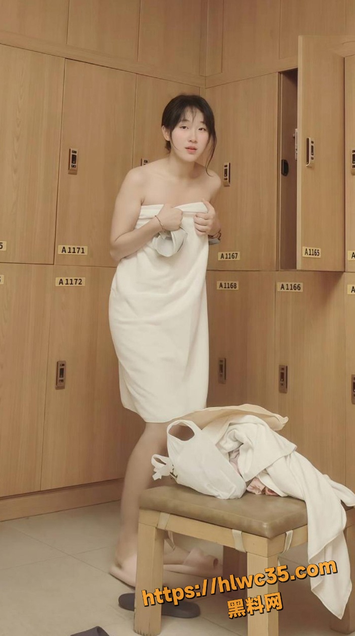 温泉会所高清偷拍流出 多位小姐姐全裸展示傲人身姿 美乳粉穴极致诱惑