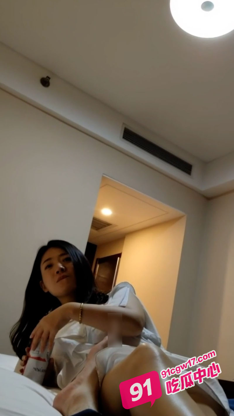 网黄胡子哥与醉酒极品少妇性爱私拍流出 激情肉搏至高潮迭起！ 配图3