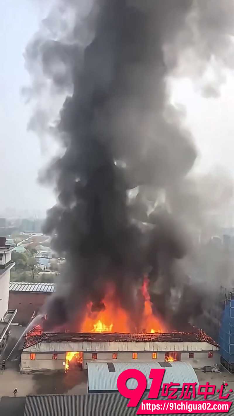 9成都八里庄地铁站大火 3