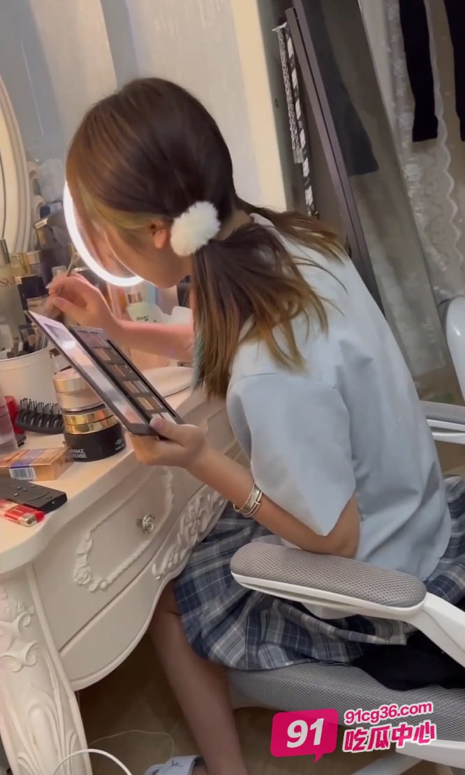 江南第一深情系列~蓝裙JK少女 蜜桃臀小白袜太养眼了!