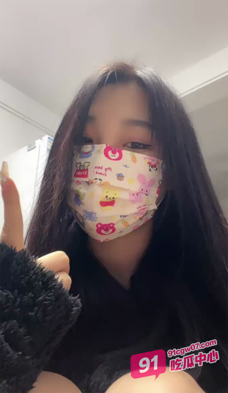足控专属福利！草莓奶昔第一视角致命诱惑 性感嫩足肆意挑逗 属M小狗绝对值得一撸！ 配图2