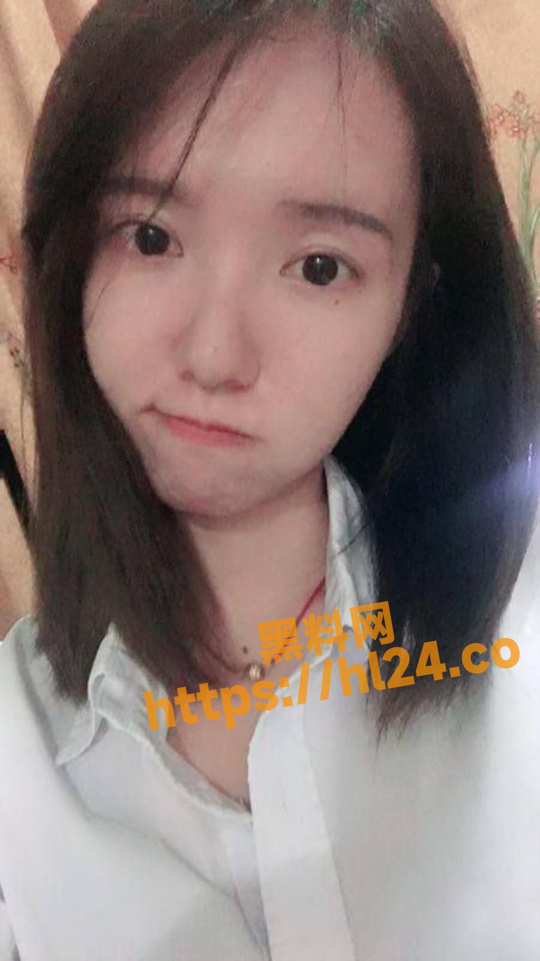 00后女大学生自拍自慰叫声淫荡，网盘泄密不雅视频！！