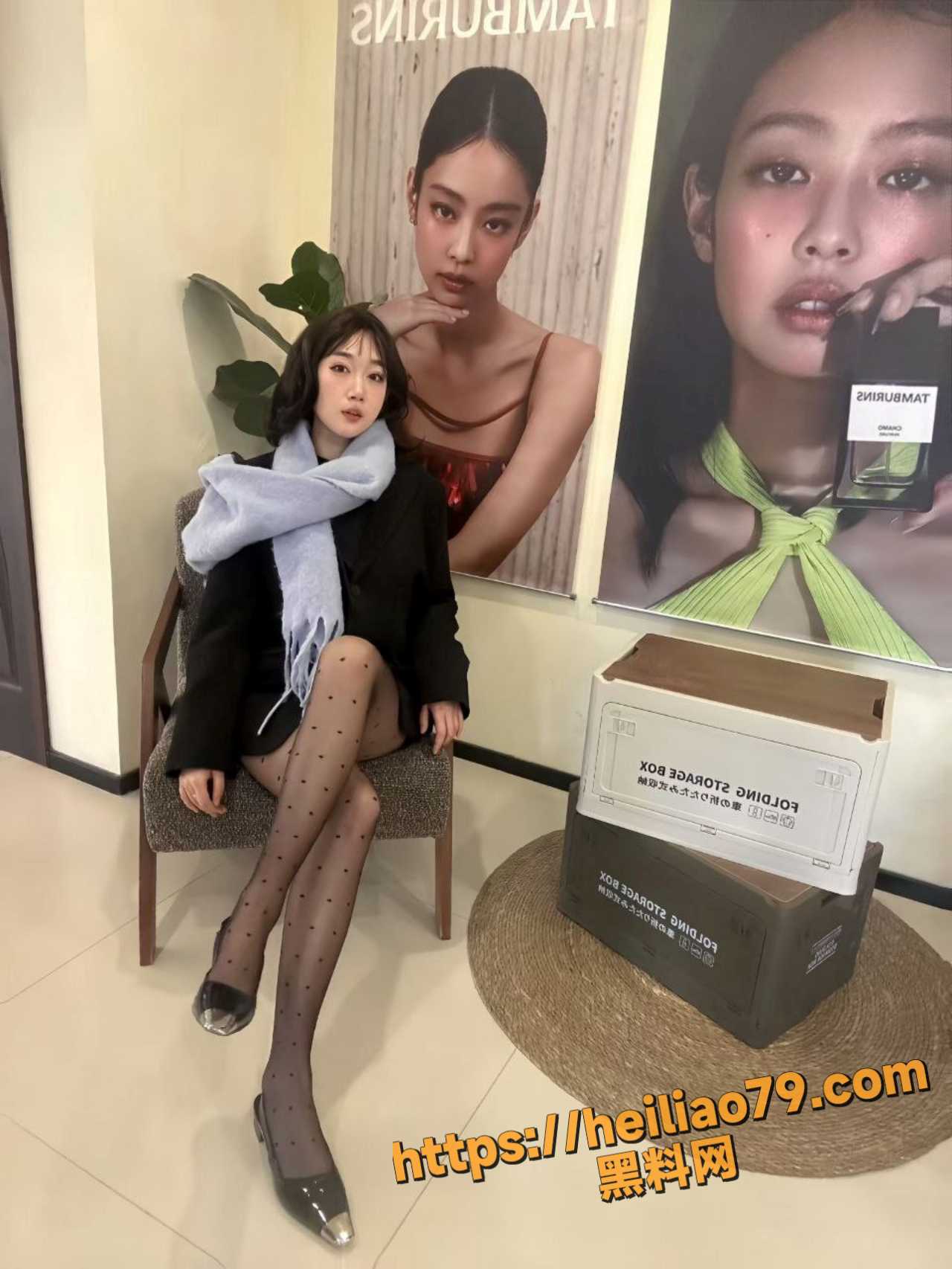 我和表姨妈的性福生活 在强烈的快感中 更猛地向淫穴攻去 配图