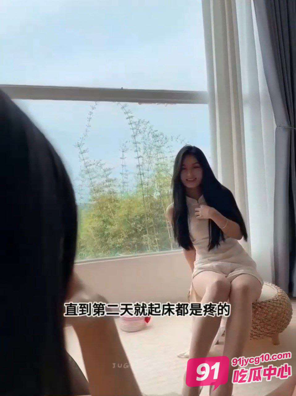 “人妻聚会”在一起会发生什么？大尺度女同淫乱现场～ 配图9