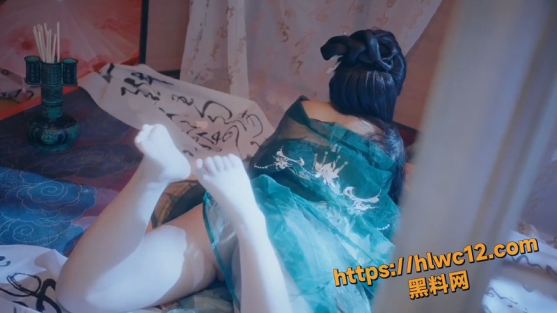 黑料神曲 戏子母狗养成记 纯洁女神变性奴 木枷铁架轮番调教中出喷精