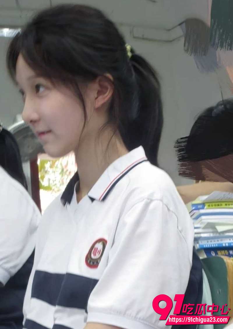 广东顺德容山学妹梁欣莹泄密 4 广东顺德容山学妹梁欣莹泄密 4