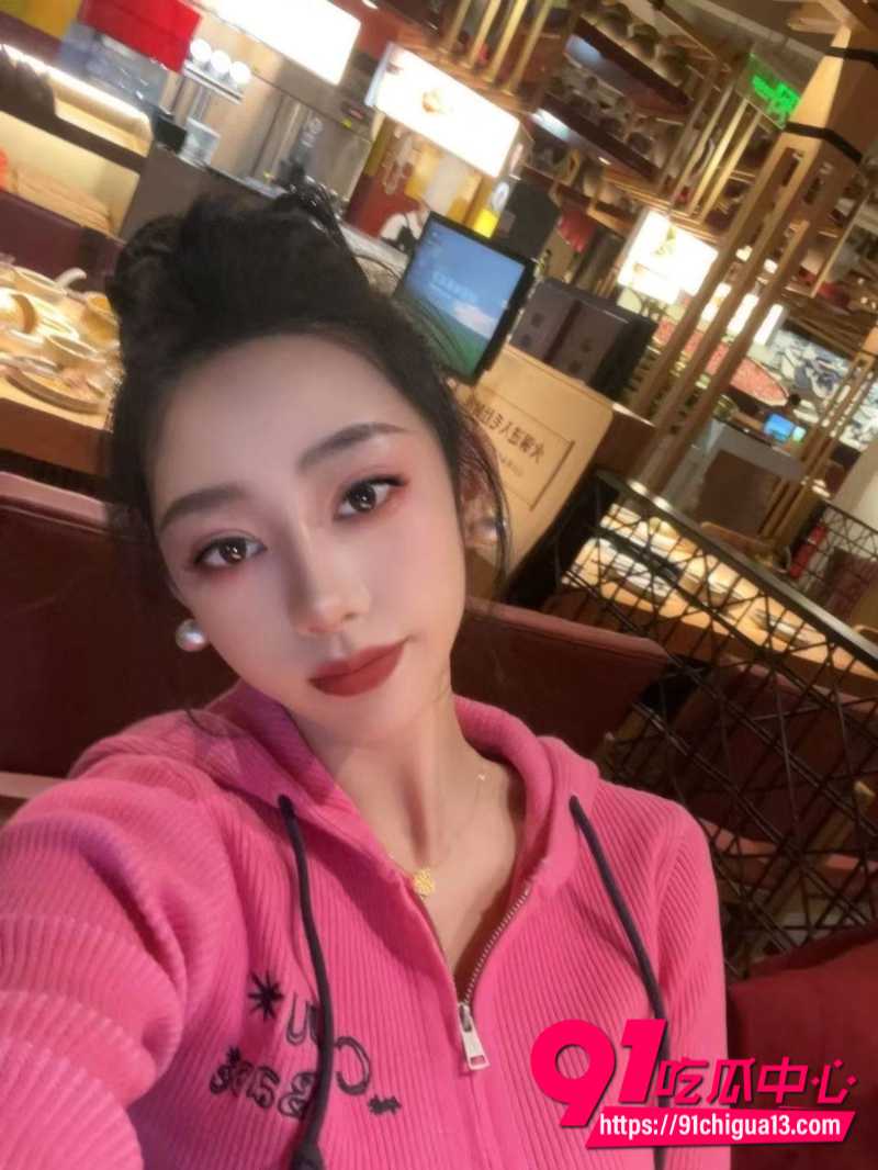 极品高颜值反差婊xzls5291 给男友口交颜射做爱私拍流出