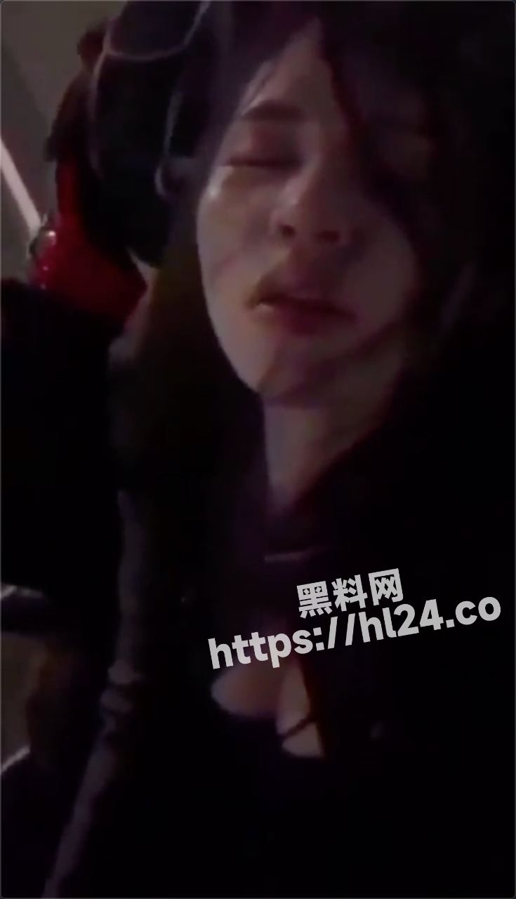 独家曝光云南省丽江市步行街 刘甜甜 酒后吐真言 当着交警面一直高喊男友快点操我屁眼！对白超经典！