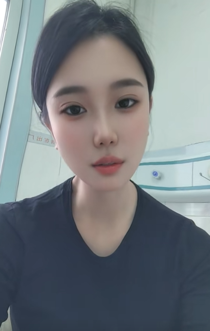 邯郸一龙三凤事件 卖凉皮的黑妮儿玩废青春小伙独家视频！ 配图8