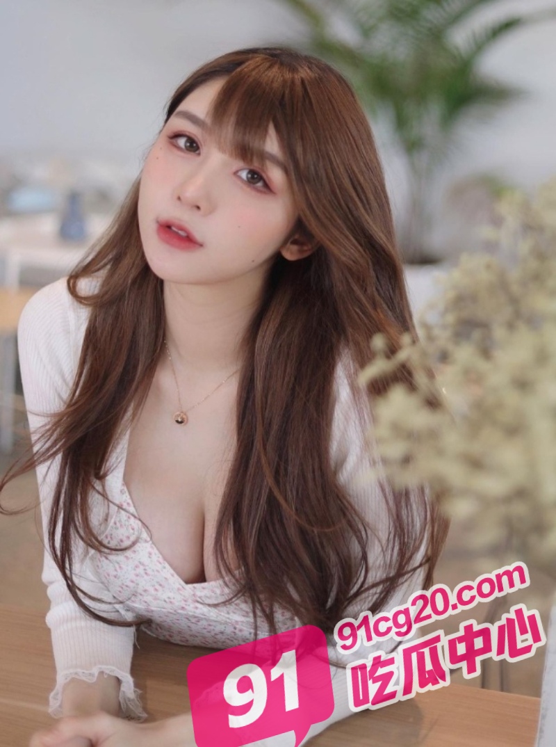 2_W_800px.jpg