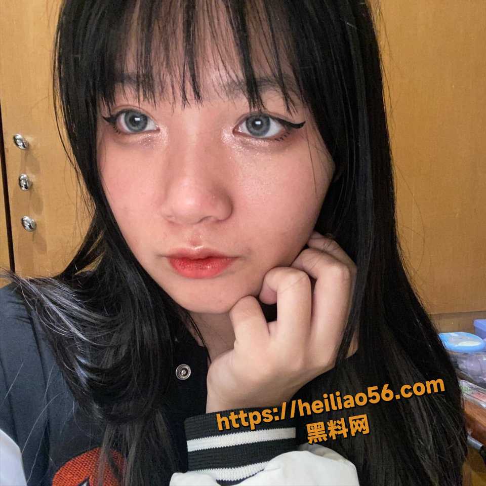 超可爱齐刘海巨乳学生妹 语婧 裸聊翻车 露脸揉奶自慰视频惨遭外流！