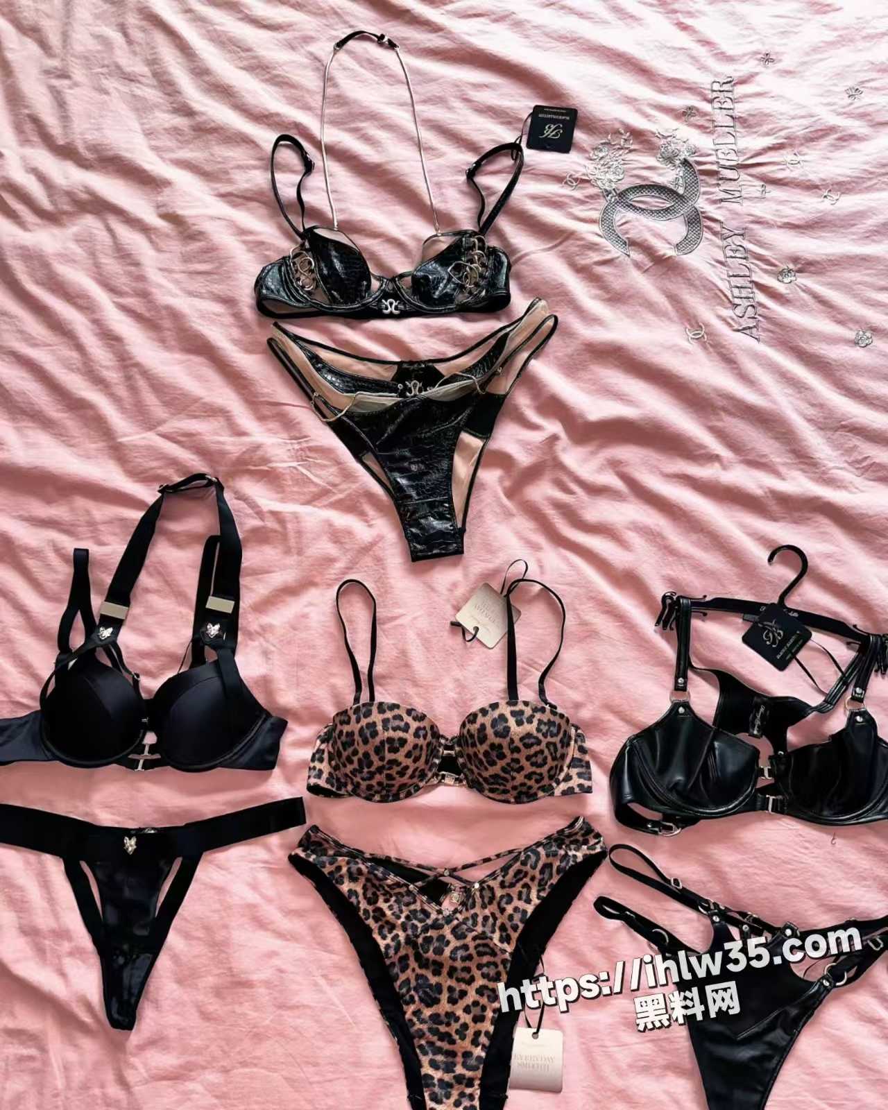 网友自述老婆的秘密 老婆深夜打黑的被司机男乘客强迫口交乳交 被领导带出去旅游3P肛交内射......