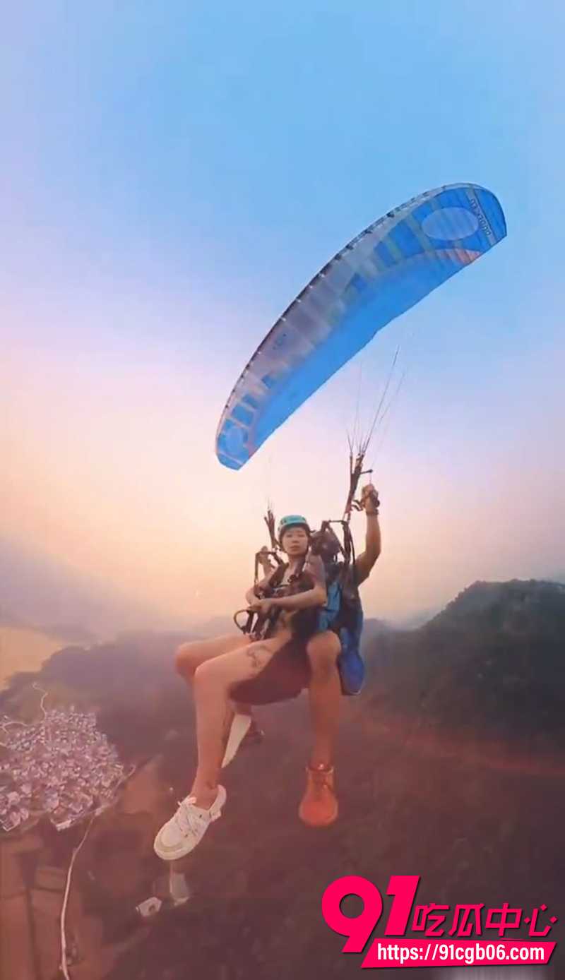 5上海女孩在越南全裸滑翔视频完整版 4