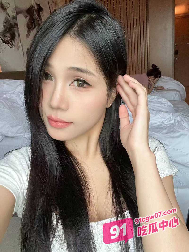 奔驰哥约操武汉大学张思雨 五星级酒店浪漫一夜 一对美乳真是让人眼馋~