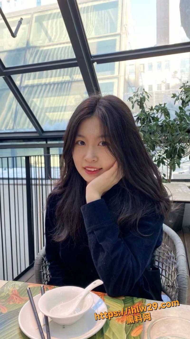 湖南长沙网友分享自己约炮时炮友的真实画面 大奶少妇露脸出镜实拍 还是少妇最懂男人心！