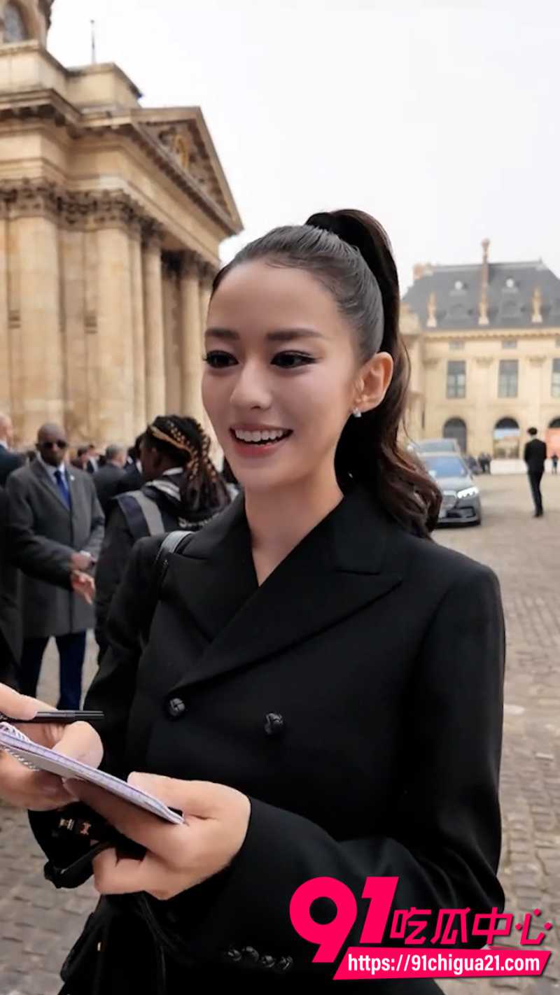 朗朗前女友吉娜参加巴黎时装周劲爆穿搭引争议8