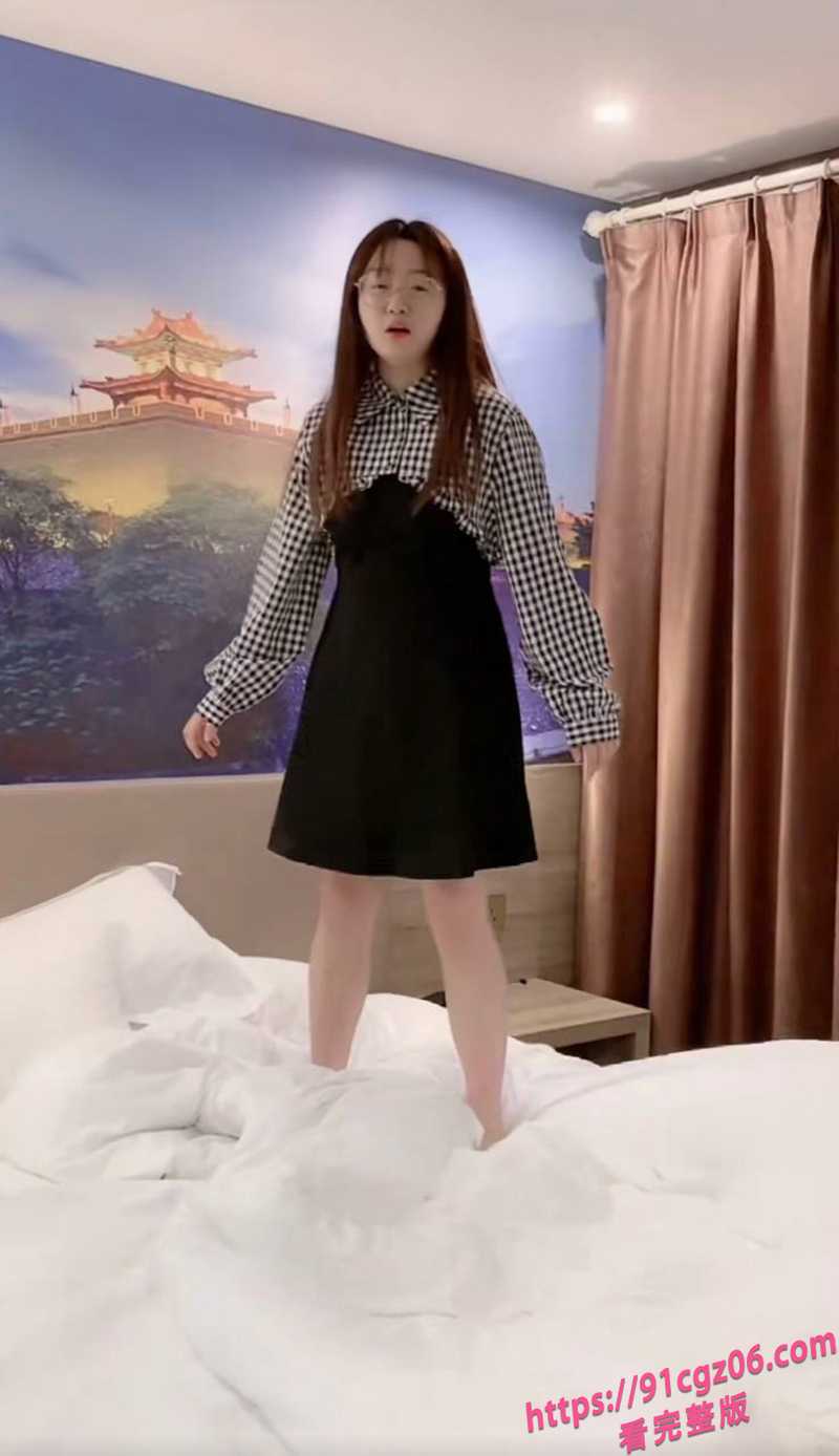 阜阳网红赵小娜开房翻车 针孔摄像头视频流出炸翻全网