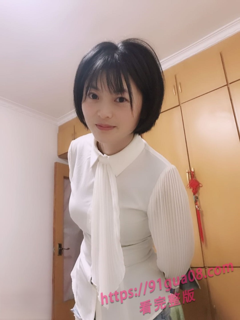 青岛某公司管理霞姐为上位不择手段 和领导酒店潜规则视频被曝光 配图5