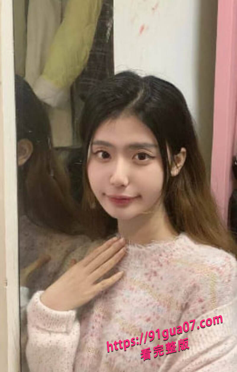 午夜约见高能开局 少女反差反应令人哭笑不得