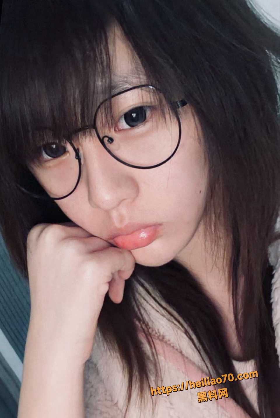 江苏省淮安中学学生妹 真实网调偷偷流出 自慰裸照尺度炸裂