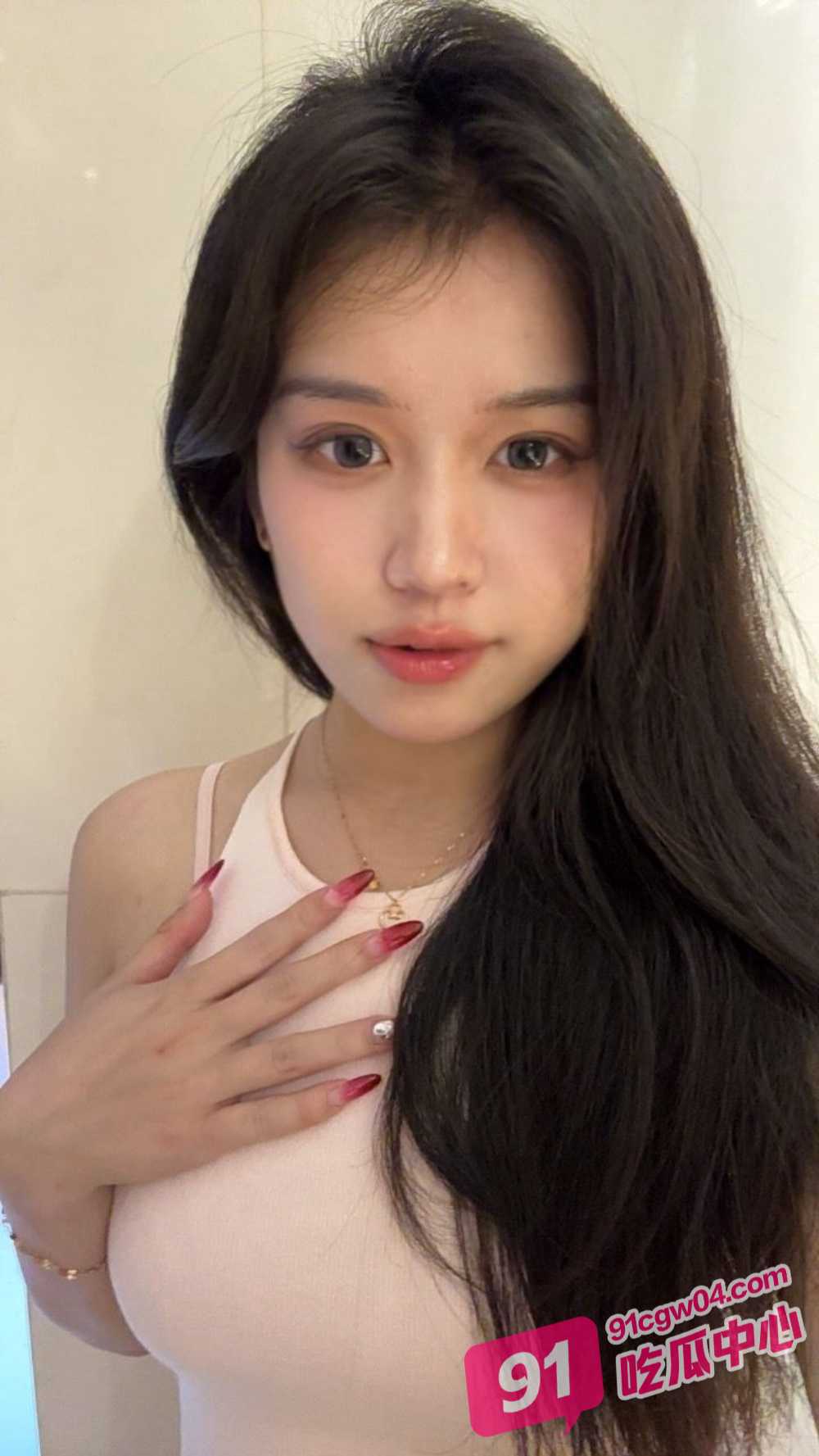 湖南哺乳期极品人妻 林晨 刚生完孩子就约炮体育特长生 巨乳被揉捏挤出奶水四溅 配图2