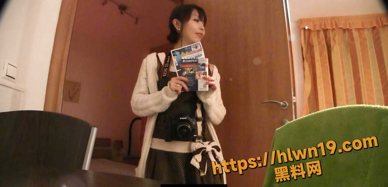 捷克街头搭讪系列之亚裔面孔的小姐姐 去捷克旅游结果遇上公寓接待下班 热心小哥将妹子带回公寓 半夜就是一顿干！