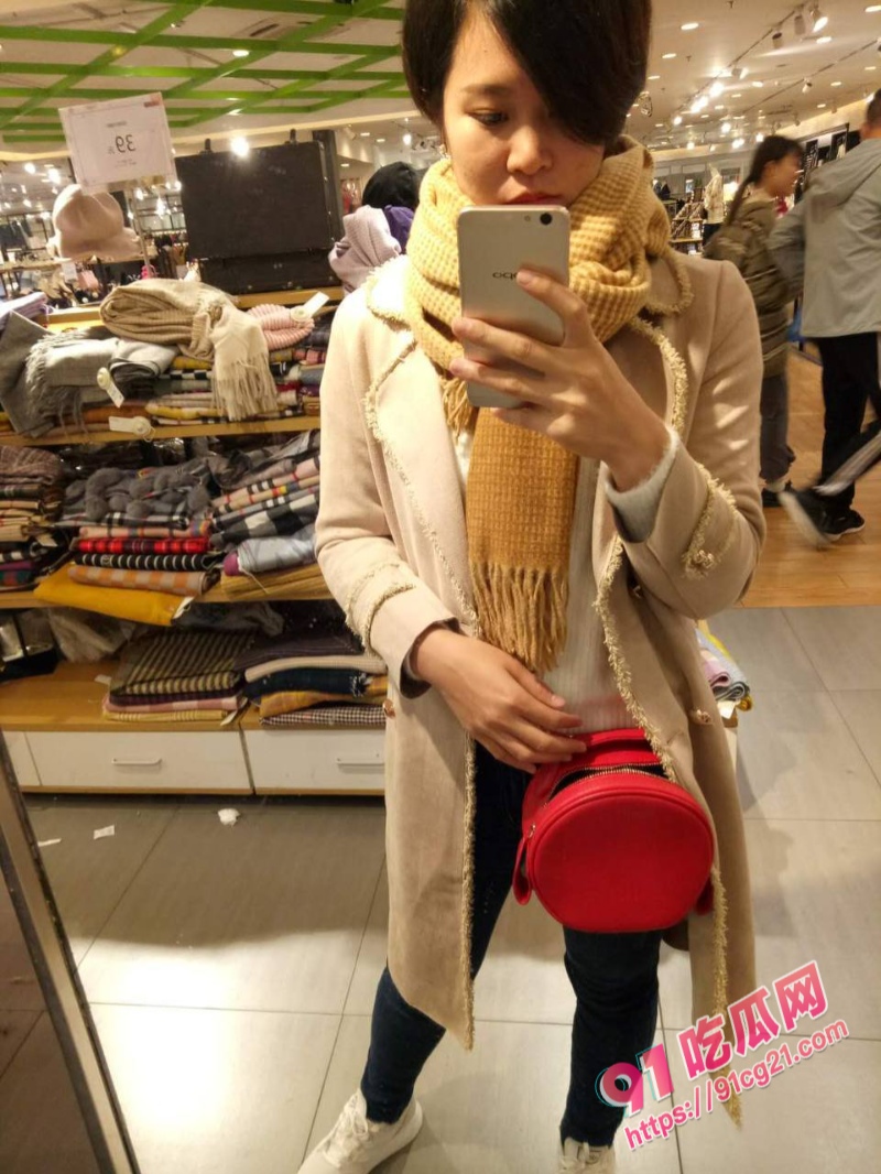 执子之手 绿你到老!山东济南少妇约炮友婚房做爱 被操的样子真销魂!
