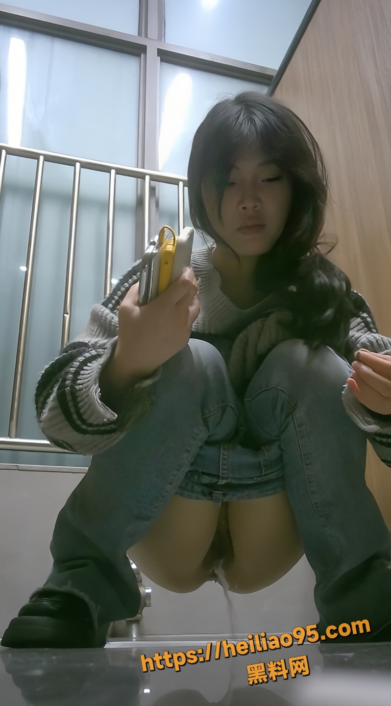 每日大赛 真实爆料合集 今日话题：白月光美女厕拍