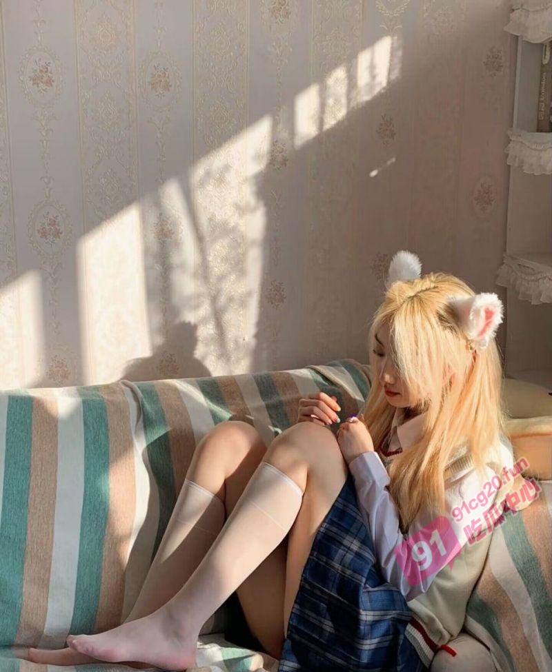 我和我的网红美妆女友~金发小骚货每次做爱超喜欢叫爸爸!