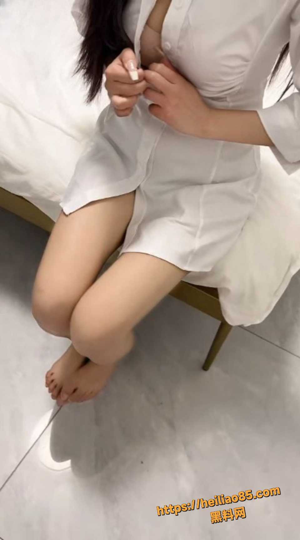 正义原创 酒后暴虐巨乳妹妹 蹂躏近一小时 从床上一路操到露台 奶子即正义98集